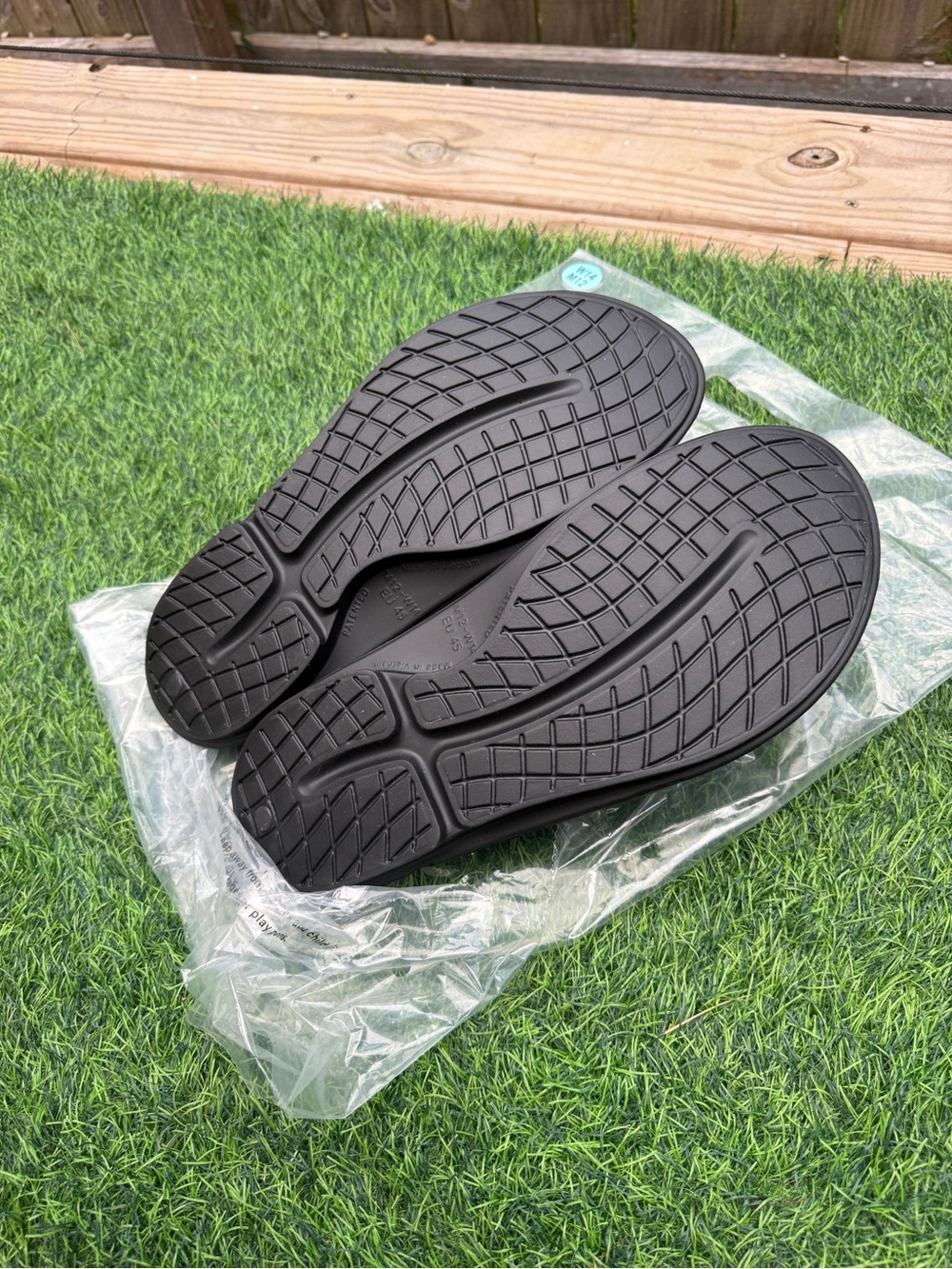 OOFOS Black Men's Slip-On Loafers